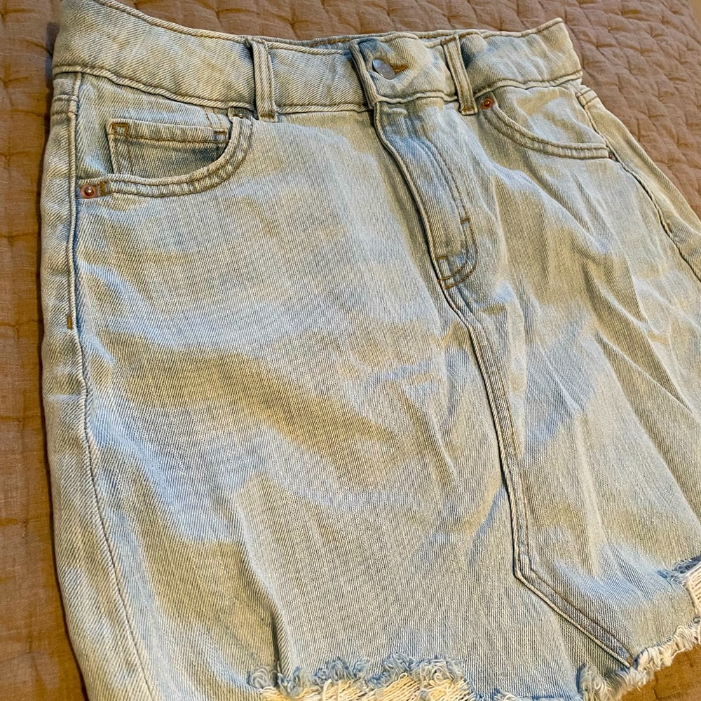 Distressed denim skirt size 6